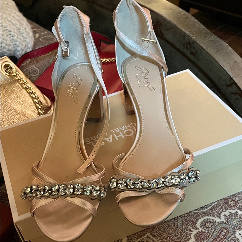 Elegant Pink Heeled Sandals with Rhinestone Detail